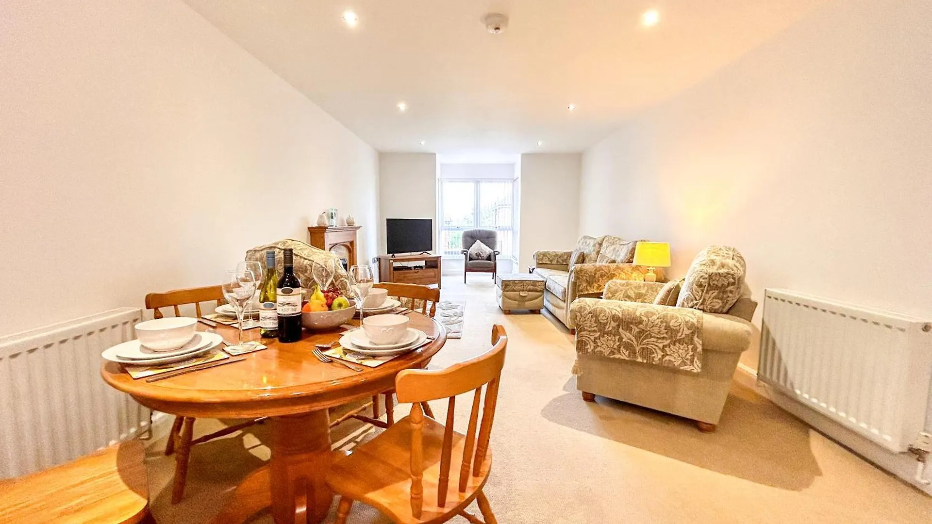 6 Serviced Apartments At St Josephs Court, Cleethorpes By Visit Cleethorpes