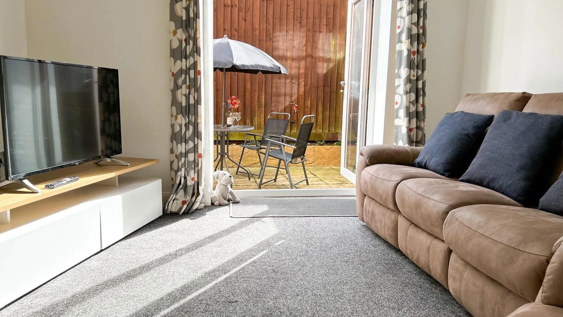 6 Serviced Apartments At St Josephs Court, Cleethorpes By Visit Cleethorpes