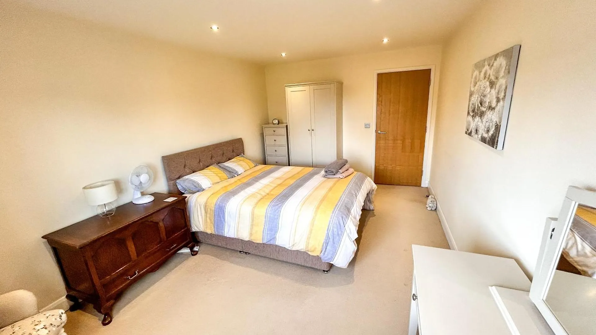 6 Serviced Apartments At St Josephs Court, Cleethorpes By Visit Cleethorpes